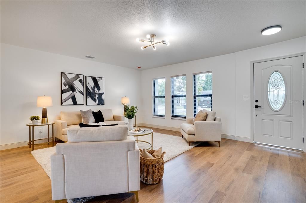 Active With Contract: $399,000 (3 beds, 2 baths, 1211 Square Feet)