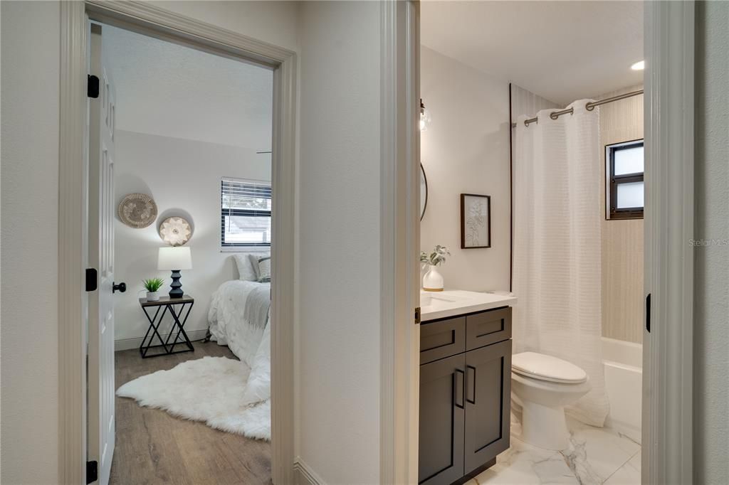 Active With Contract: $399,000 (3 beds, 2 baths, 1211 Square Feet)