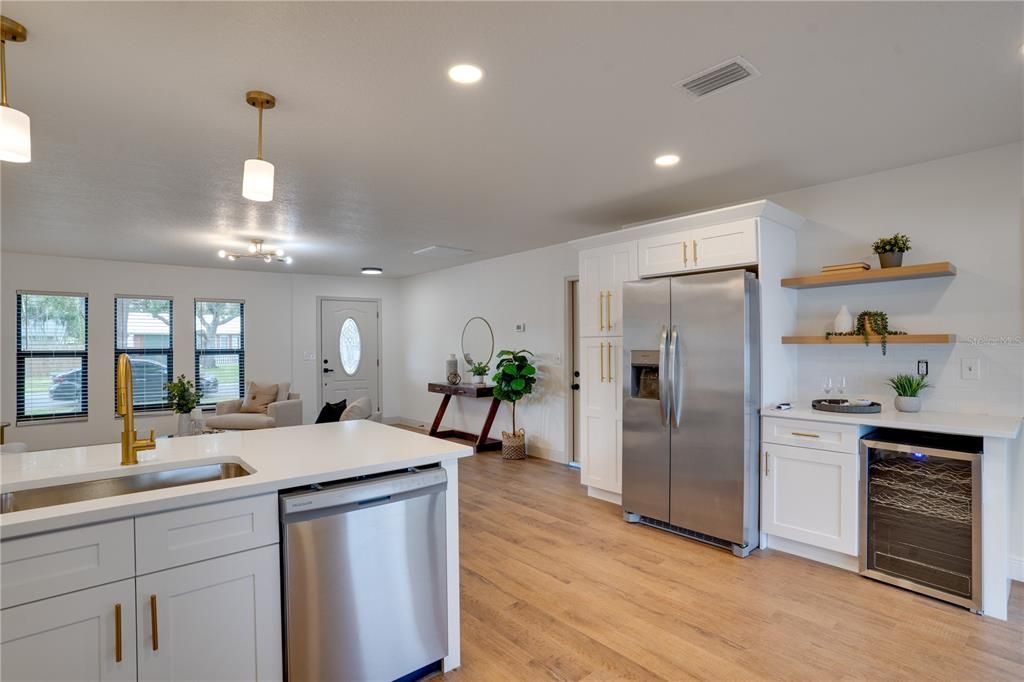 Active With Contract: $399,000 (3 beds, 2 baths, 1211 Square Feet)