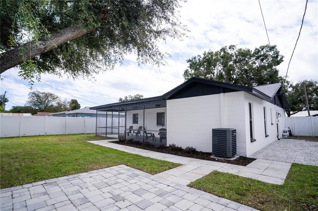 Active With Contract: $399,000 (3 beds, 2 baths, 1211 Square Feet)