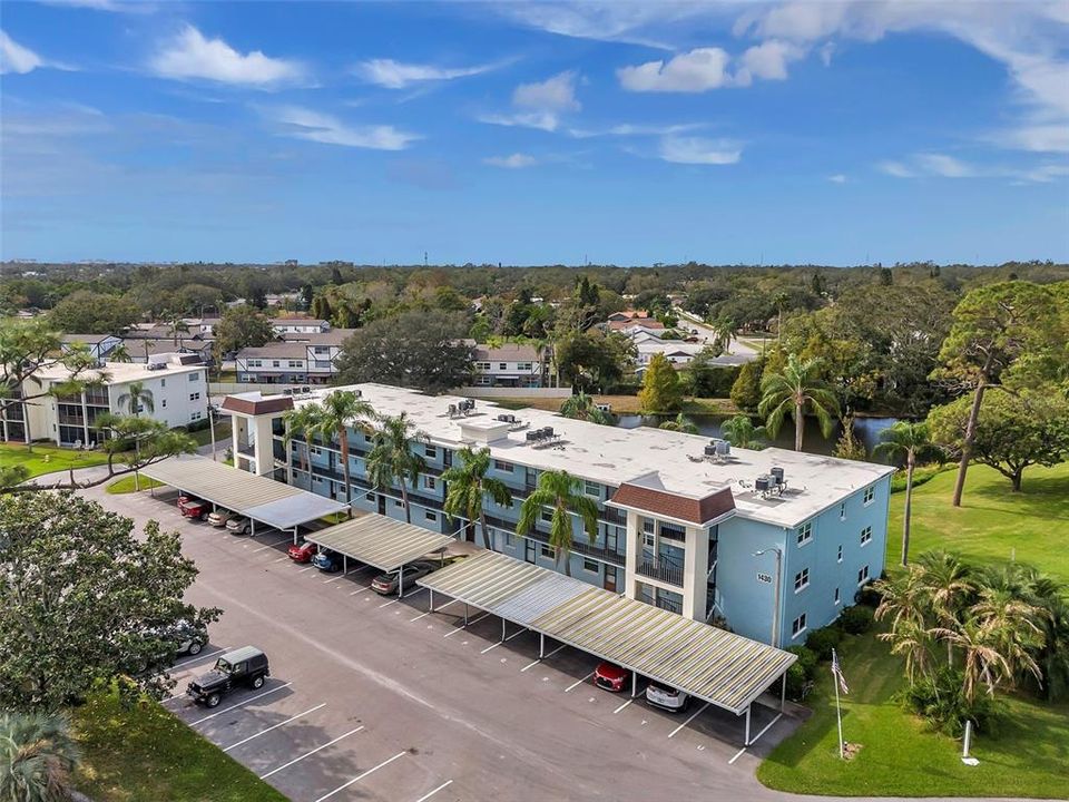 For Rent: $1,600 (1 beds, 1 baths, 915 Square Feet)