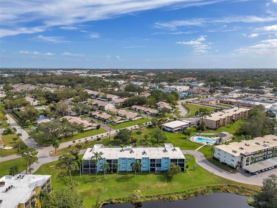 For Rent: $1,600 (1 beds, 1 baths, 915 Square Feet)