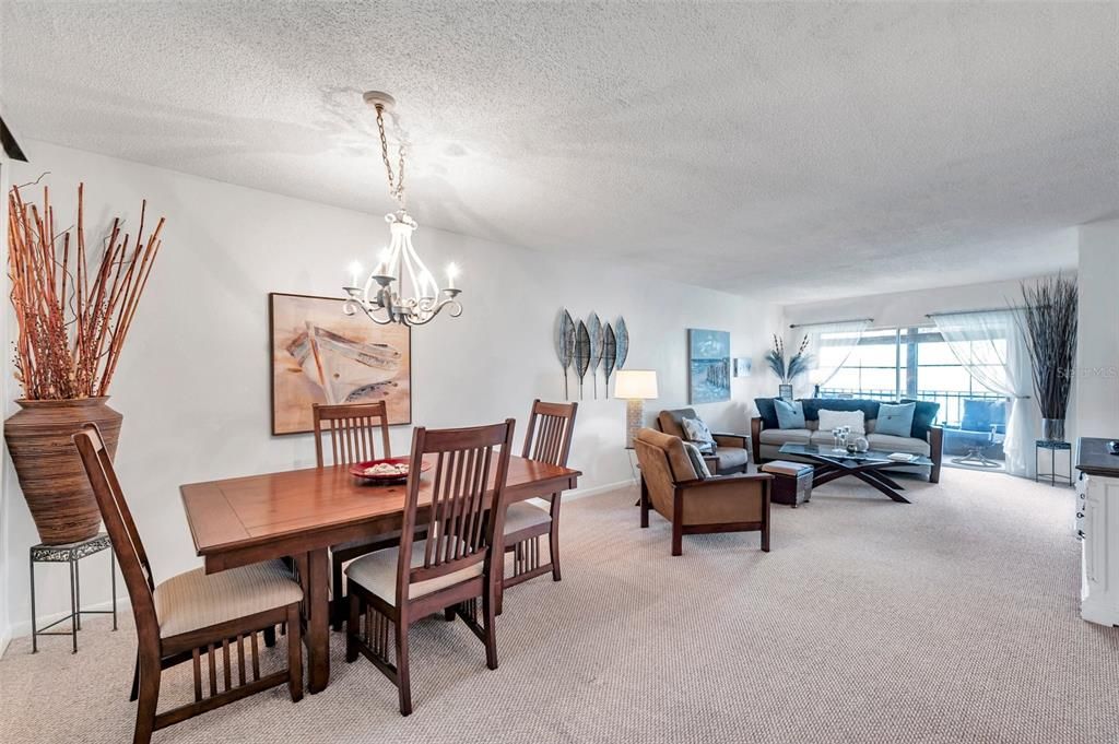 For Rent: $1,600 (1 beds, 1 baths, 915 Square Feet)