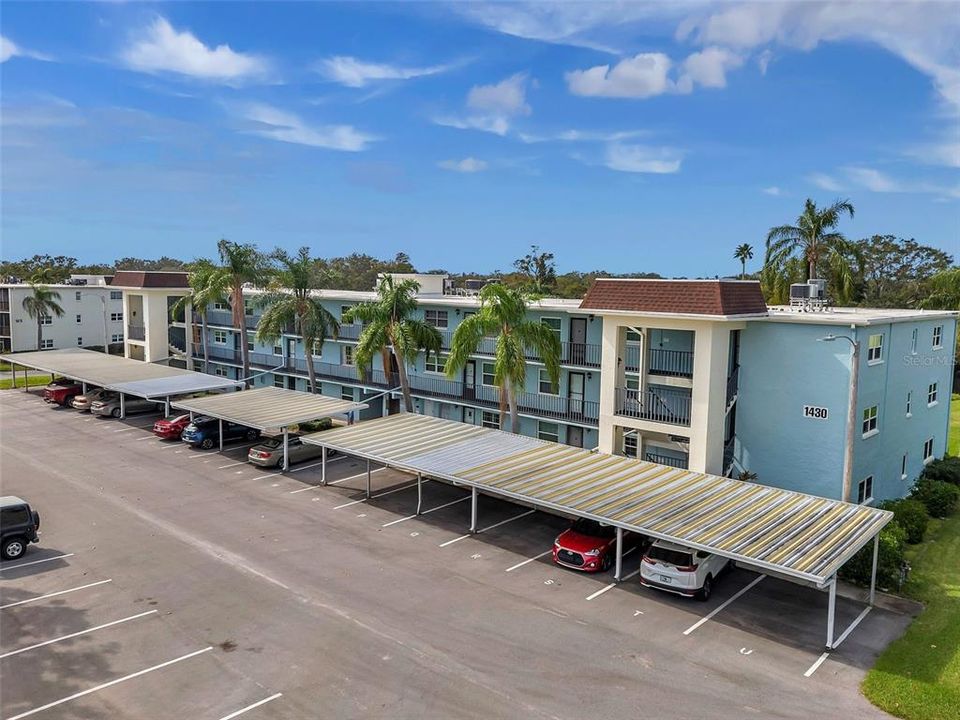 For Rent: $1,600 (1 beds, 1 baths, 915 Square Feet)