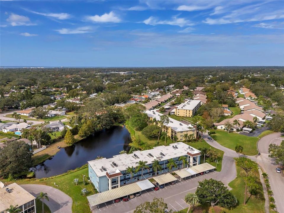 For Rent: $1,600 (1 beds, 1 baths, 915 Square Feet)