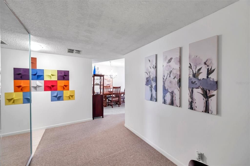 For Rent: $1,600 (1 beds, 1 baths, 915 Square Feet)