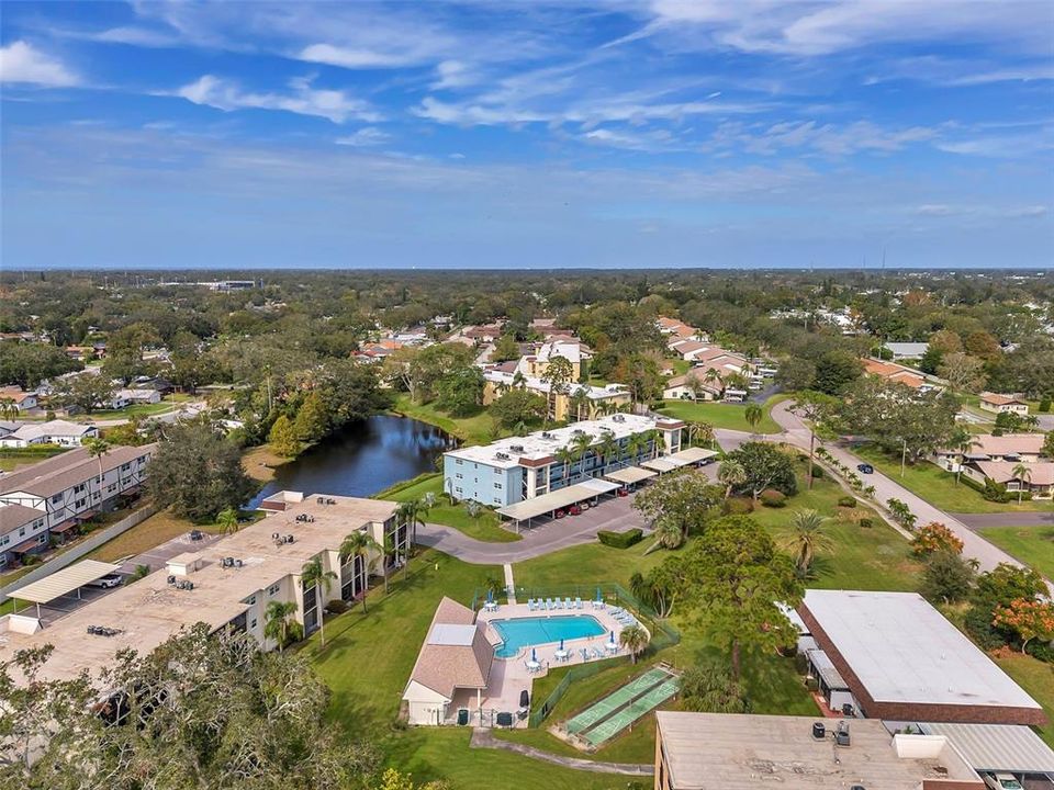 For Rent: $1,600 (1 beds, 1 baths, 915 Square Feet)