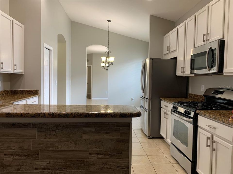 На продажу: $419,000 (3 спален, 2 ванн, 2029 Квадратных фут)