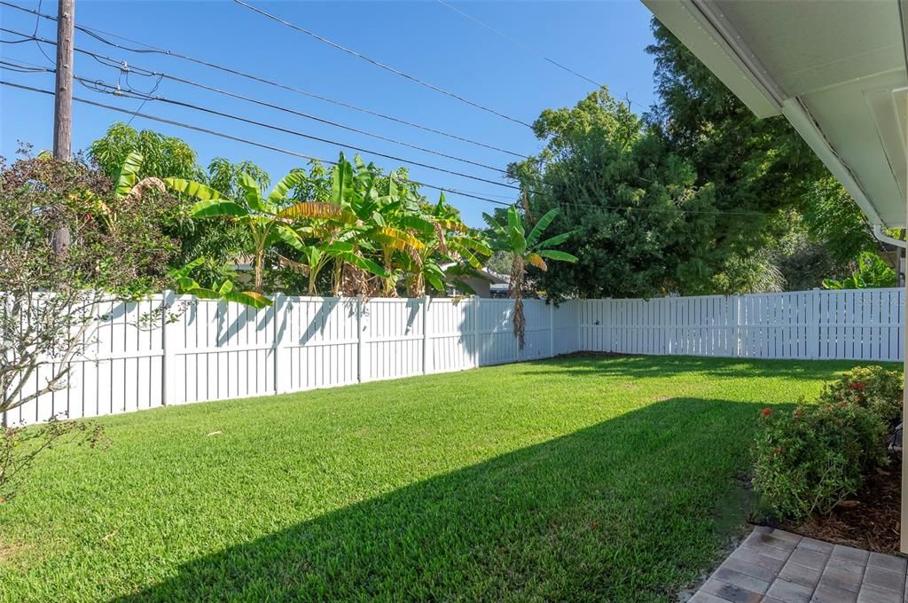 待售: $415,000 (2 贝兹, 1 浴室, 1228 平方英尺)