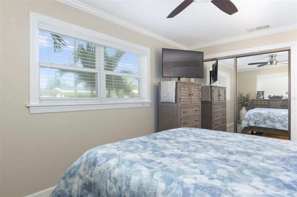 待售: $415,000 (2 贝兹, 1 浴室, 1228 平方英尺)