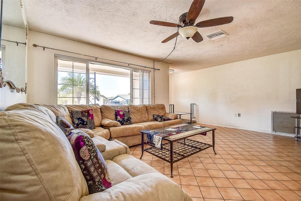 待售: $497,988 (3 贝兹, 2 浴室, 1626 平方英尺)