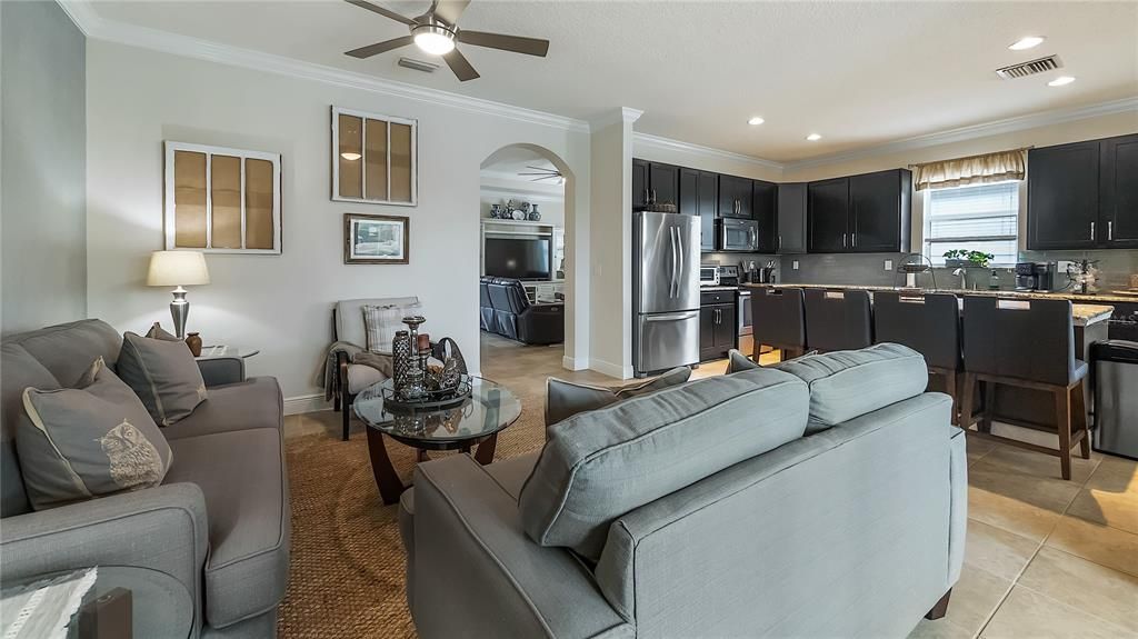 Под контрактом: $525,000 (4 спален, 2 ванн, 2271 Квадратных фут)