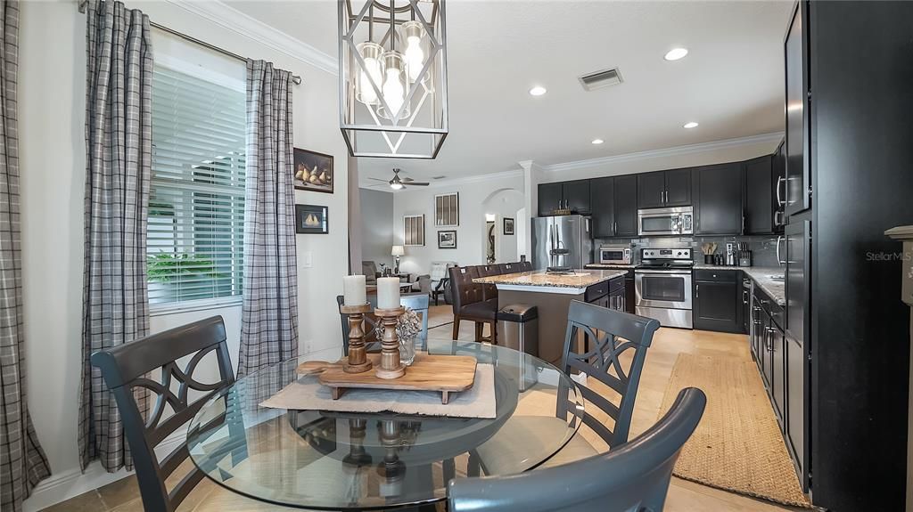 Под контрактом: $525,000 (4 спален, 2 ванн, 2271 Квадратных фут)