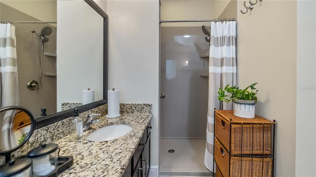 Под контрактом: $525,000 (4 спален, 2 ванн, 2271 Квадратных фут)