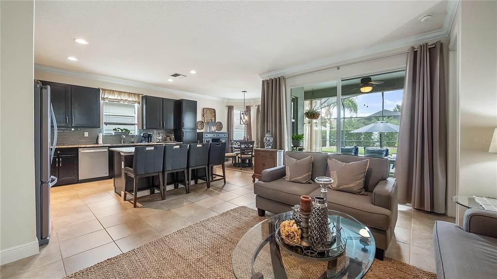 Под контрактом: $525,000 (4 спален, 2 ванн, 2271 Квадратных фут)