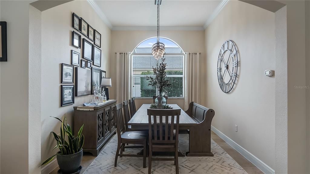 Под контрактом: $525,000 (4 спален, 2 ванн, 2271 Квадратных фут)