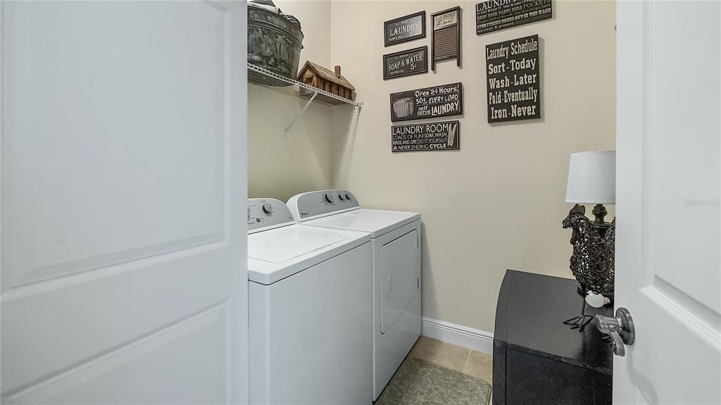 Под контрактом: $525,000 (4 спален, 2 ванн, 2271 Квадратных фут)