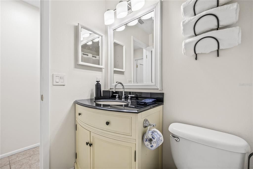 合同活跃: $434,500 (4 贝兹, 3 浴室, 1492 平方英尺)