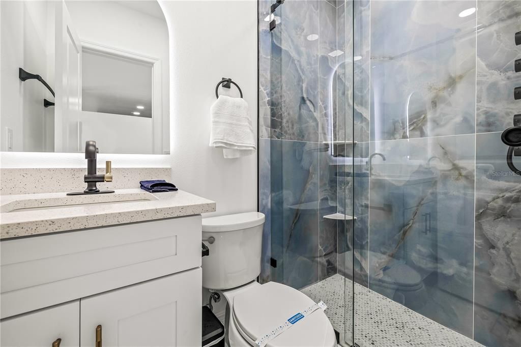 合同活跃: $434,500 (4 贝兹, 3 浴室, 1492 平方英尺)