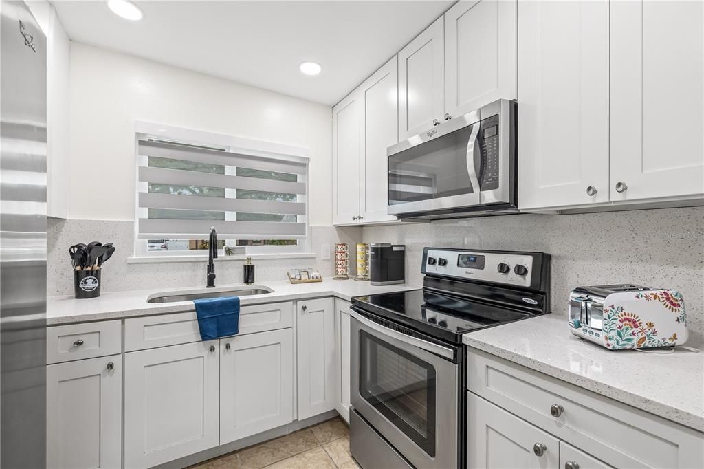 合同活跃: $434,500 (4 贝兹, 3 浴室, 1492 平方英尺)