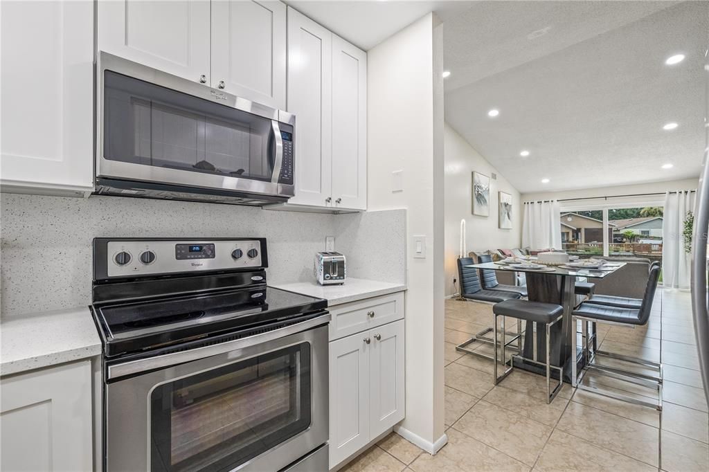 合同活跃: $434,500 (4 贝兹, 3 浴室, 1492 平方英尺)