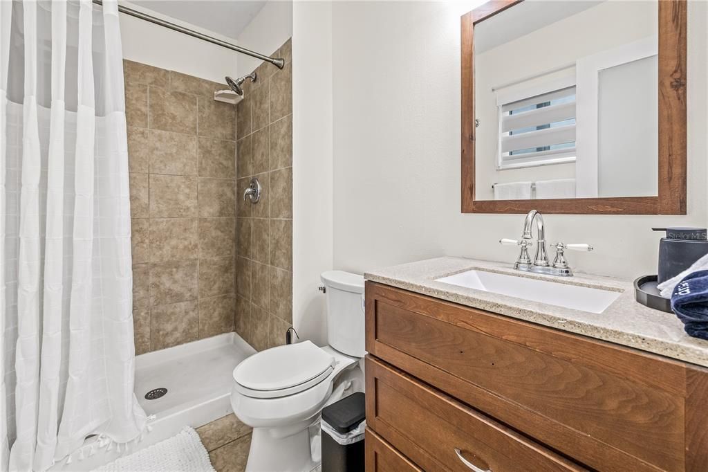 合同活跃: $434,500 (4 贝兹, 3 浴室, 1492 平方英尺)