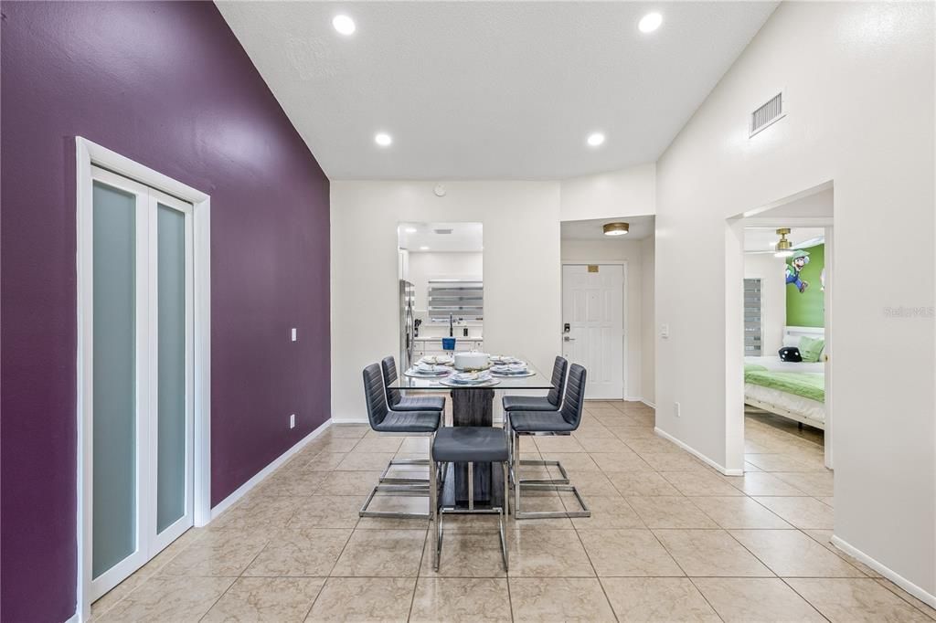 合同活跃: $434,500 (4 贝兹, 3 浴室, 1492 平方英尺)