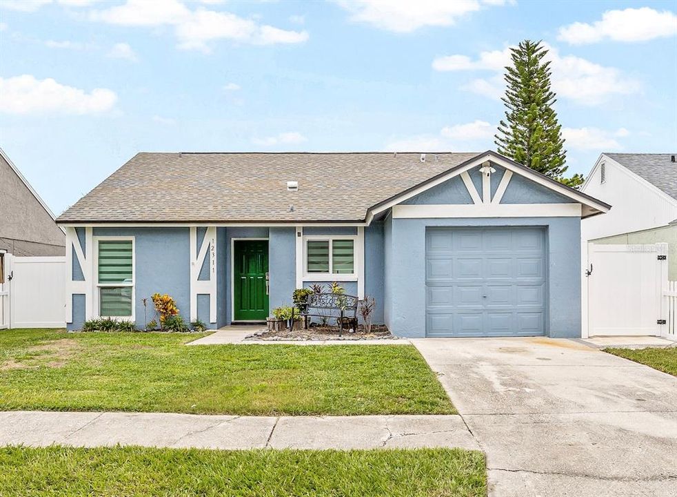 合同活跃: $434,500 (4 贝兹, 3 浴室, 1492 平方英尺)