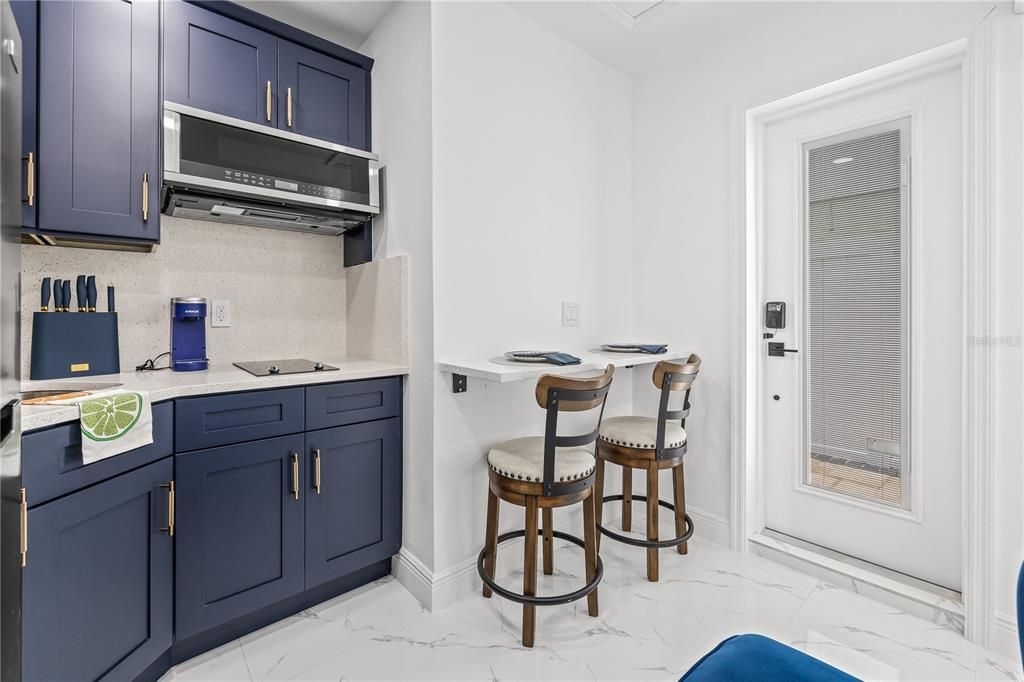 合同活跃: $434,500 (4 贝兹, 3 浴室, 1492 平方英尺)