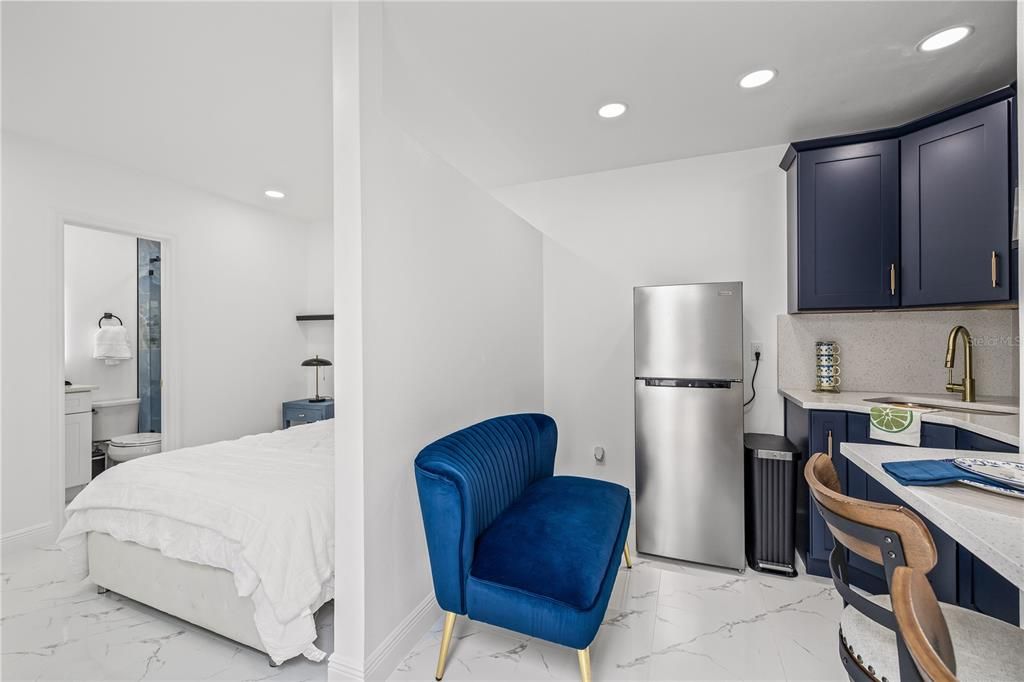 合同活跃: $434,500 (4 贝兹, 3 浴室, 1492 平方英尺)