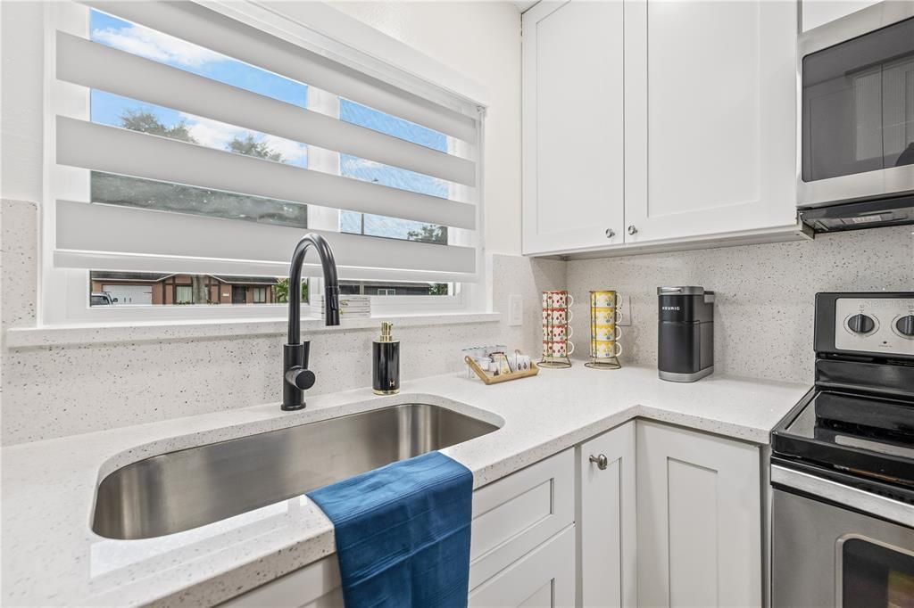 合同活跃: $434,500 (4 贝兹, 3 浴室, 1492 平方英尺)