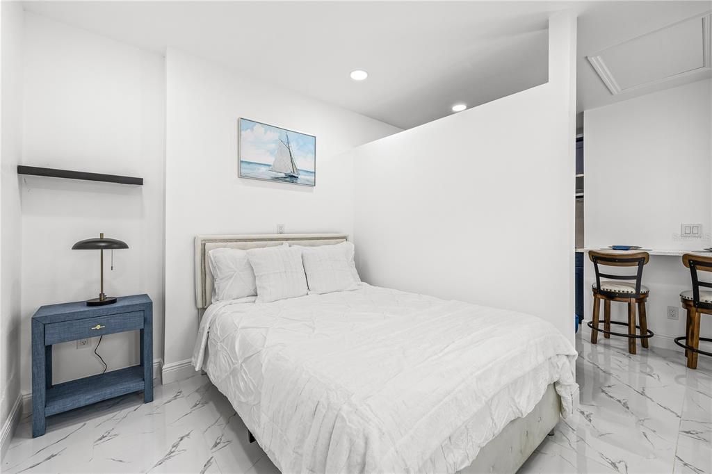 合同活跃: $434,500 (4 贝兹, 3 浴室, 1492 平方英尺)