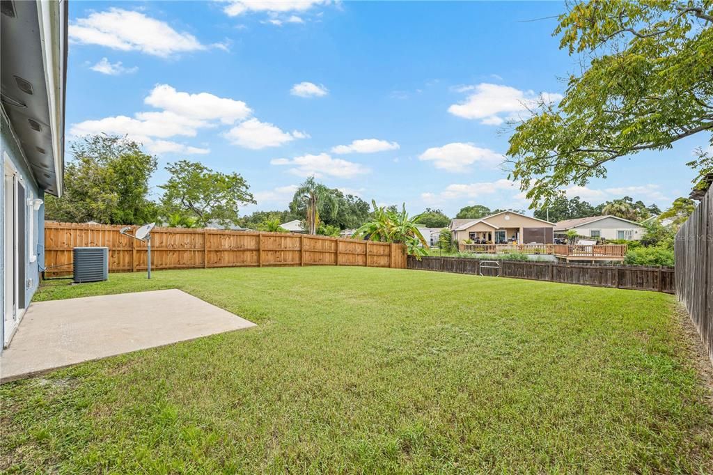 合同活跃: $434,500 (4 贝兹, 3 浴室, 1492 平方英尺)