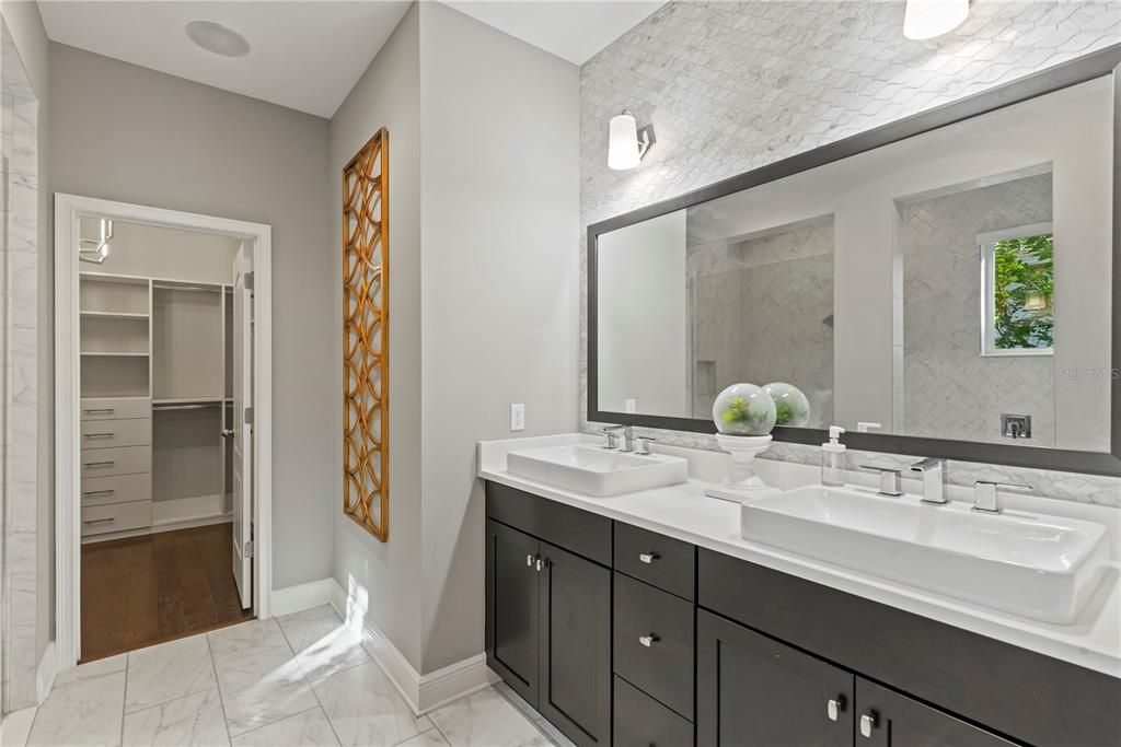 For Sale: $485,000 (3 beds, 2 baths, 1938 Square Feet)