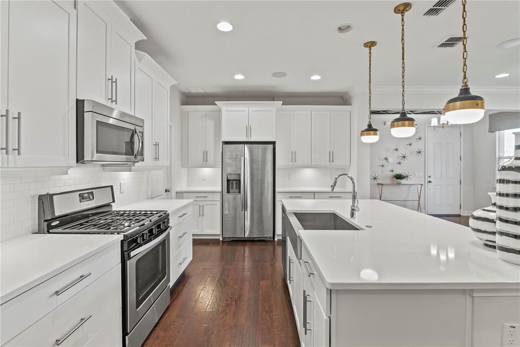 For Sale: $485,000 (3 beds, 2 baths, 1938 Square Feet)