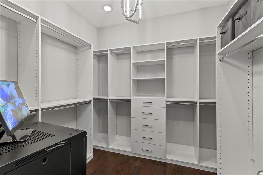 For Sale: $485,000 (3 beds, 2 baths, 1938 Square Feet)