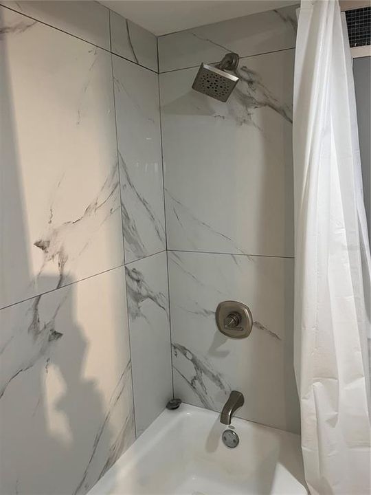 For Rent: $2,300 (1 beds, 1 baths, 840 Square Feet)