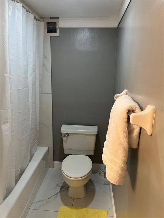 For Rent: $2,300 (1 beds, 1 baths, 840 Square Feet)