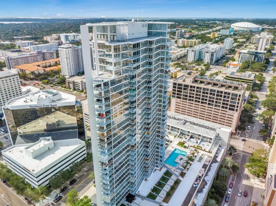 For Rent: $4,200 (1 beds, 1 baths, 859 Square Feet)