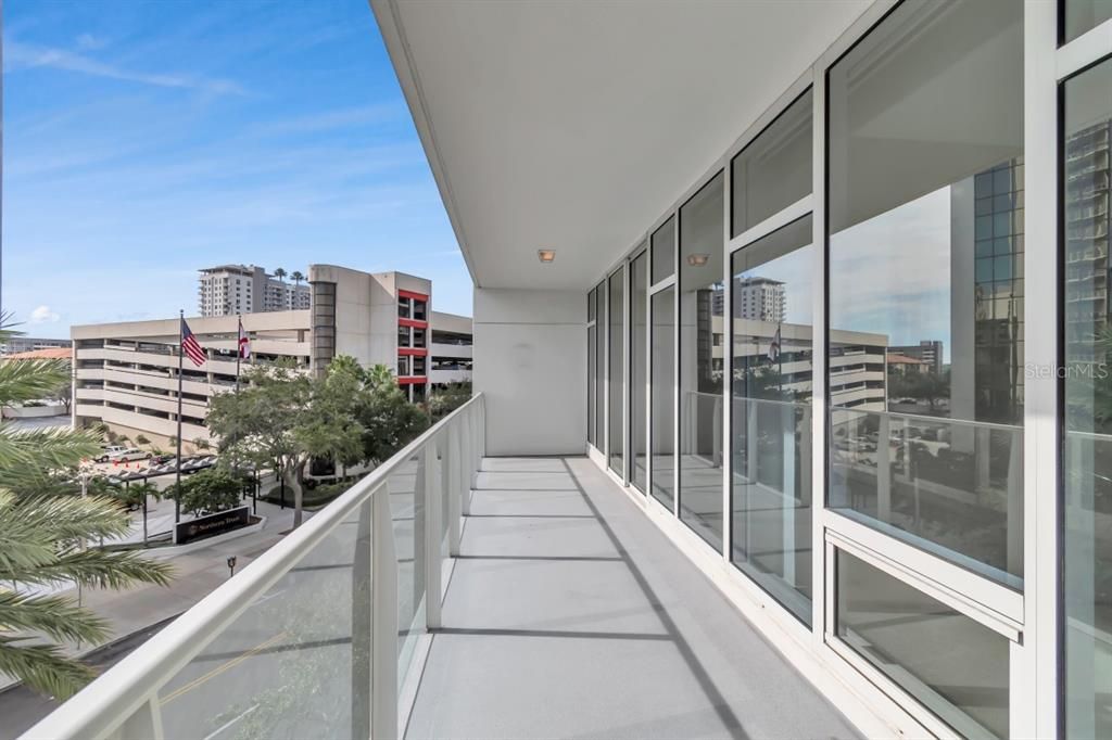 For Rent: $4,200 (1 beds, 1 baths, 859 Square Feet)