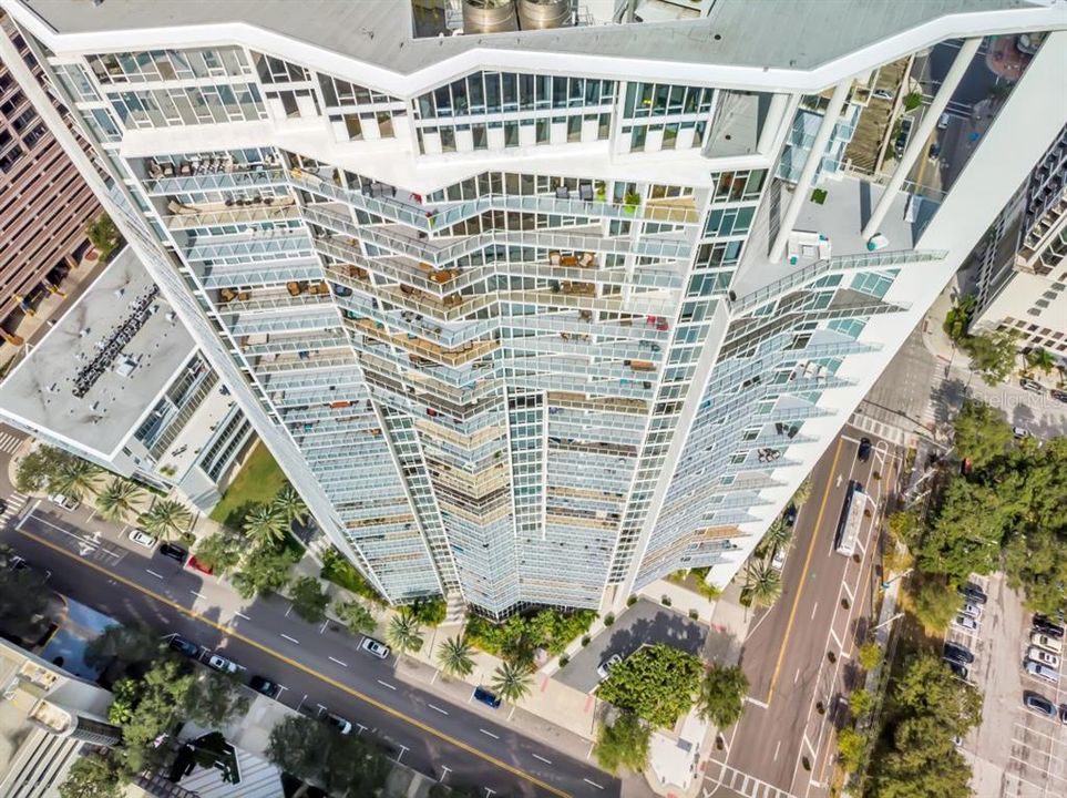 For Rent: $4,200 (1 beds, 1 baths, 859 Square Feet)