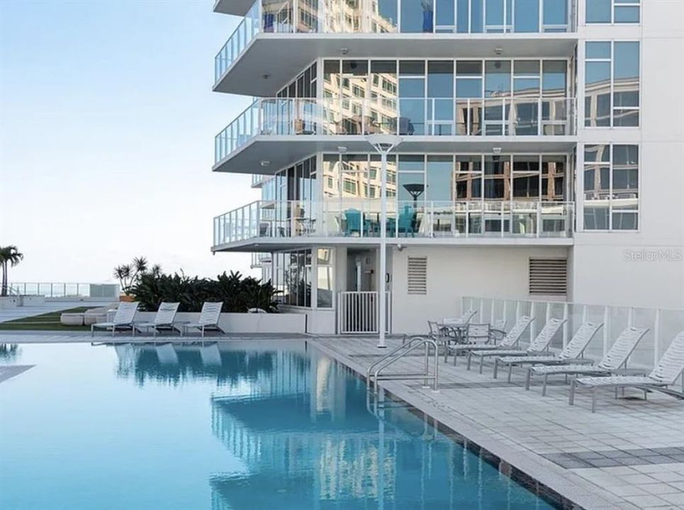 For Rent: $4,200 (1 beds, 1 baths, 859 Square Feet)