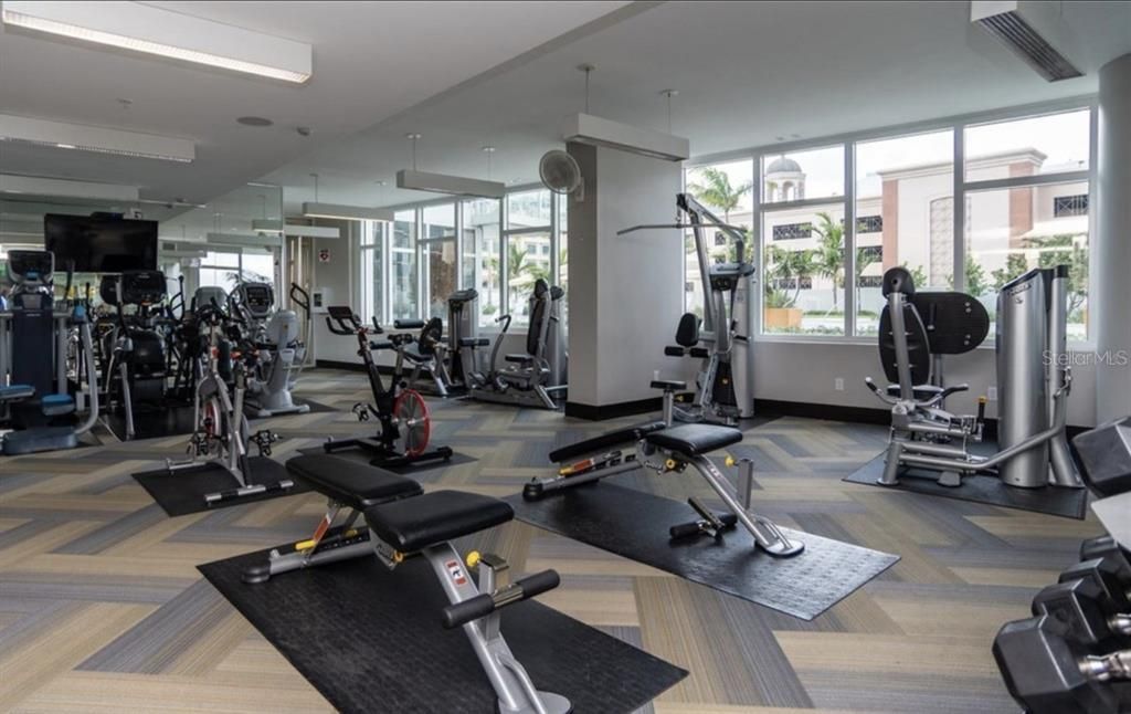 For Rent: $4,200 (1 beds, 1 baths, 859 Square Feet)