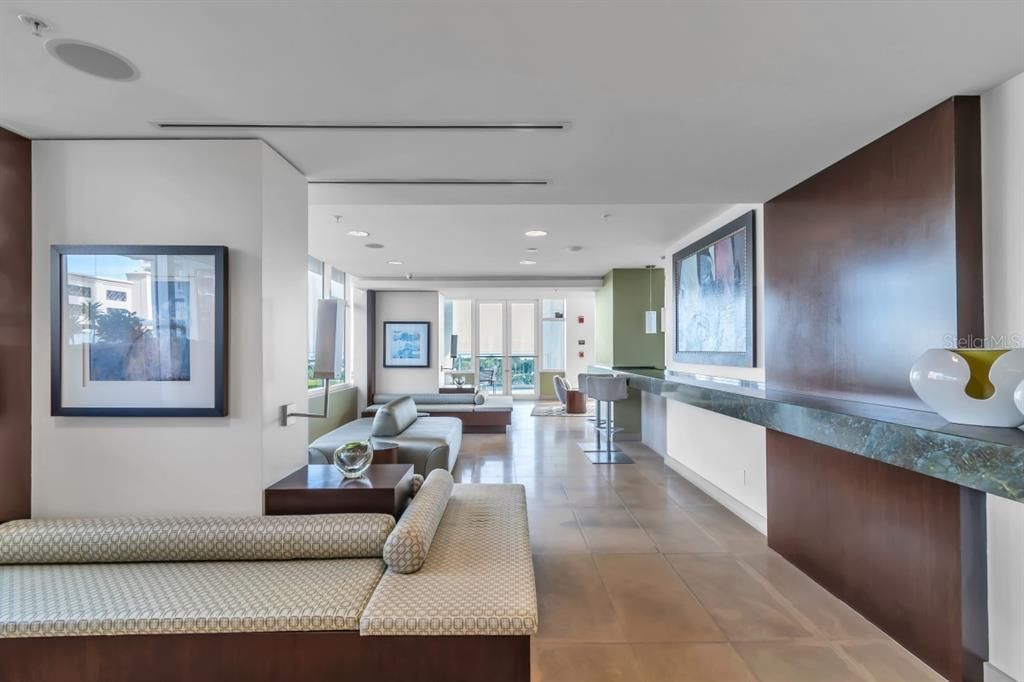 For Rent: $4,200 (1 beds, 1 baths, 859 Square Feet)