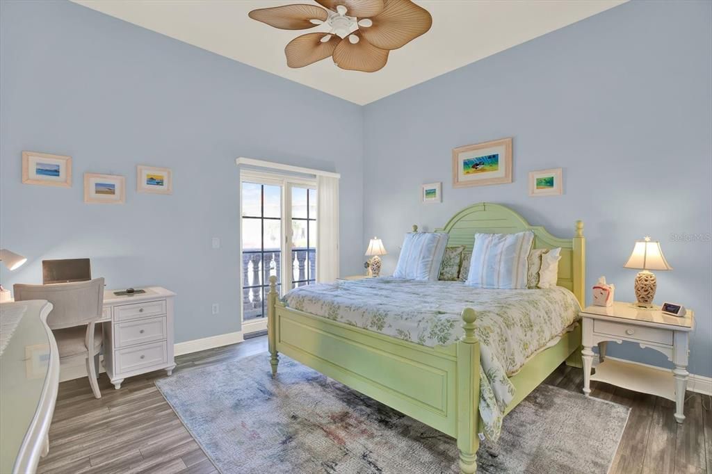 For Sale: $1,099,000 (3 beds, 3 baths, 1868 Square Feet)