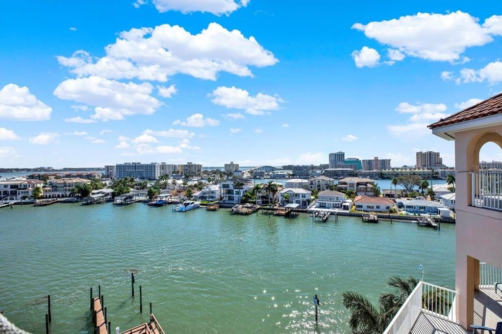 For Sale: $1,099,000 (3 beds, 3 baths, 1868 Square Feet)