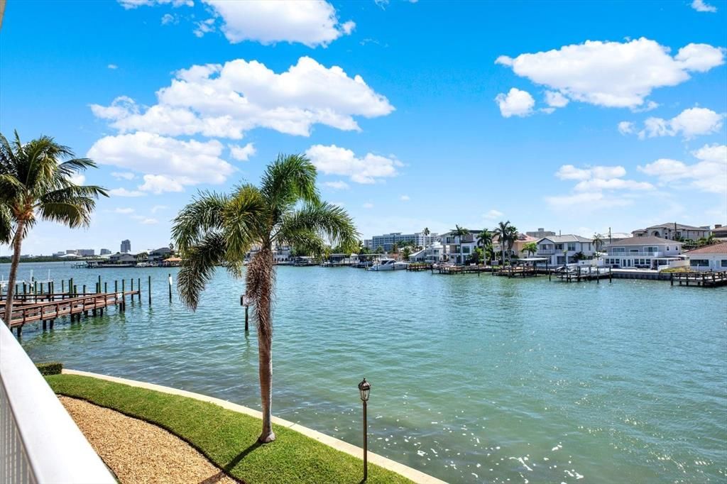 For Sale: $1,099,000 (3 beds, 3 baths, 1868 Square Feet)