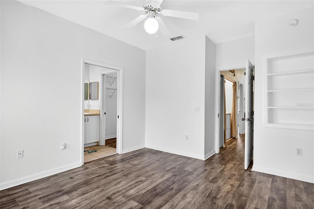 待售: $205,000 (2 贝兹, 2 浴室, 1465 平方英尺)