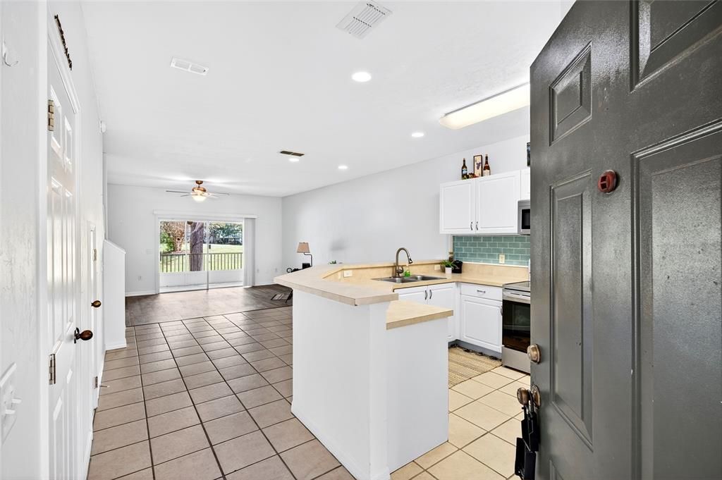 待售: $205,000 (2 贝兹, 2 浴室, 1465 平方英尺)