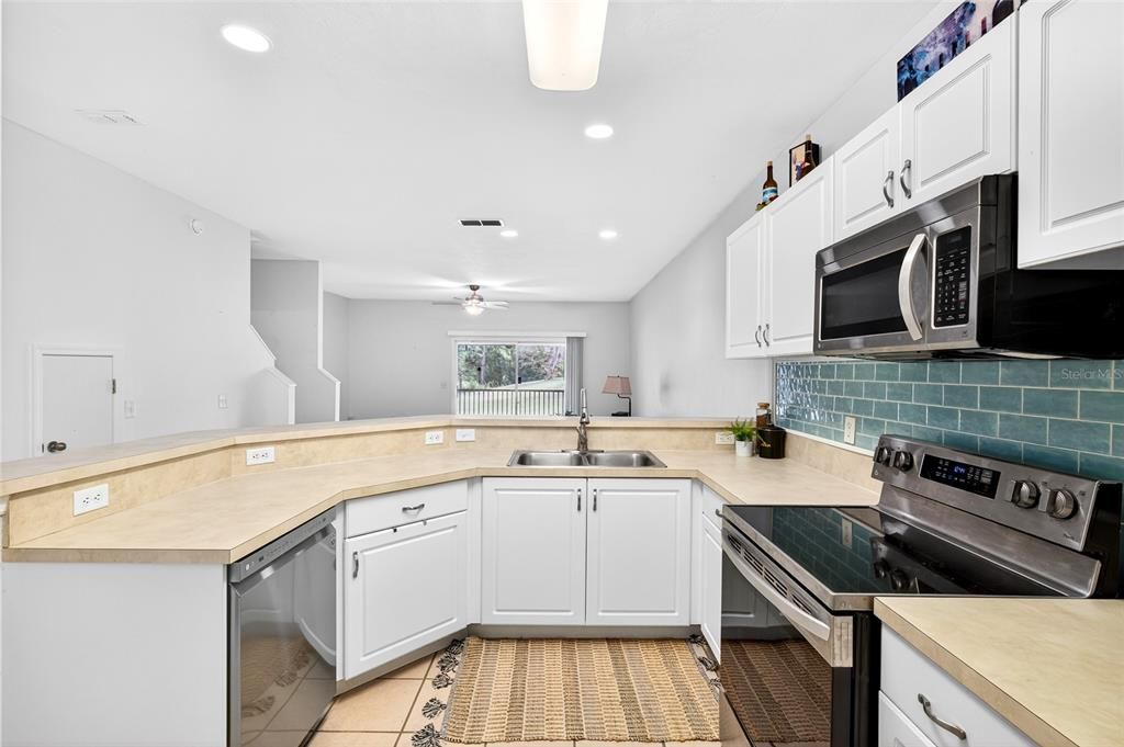 待售: $205,000 (2 贝兹, 2 浴室, 1465 平方英尺)